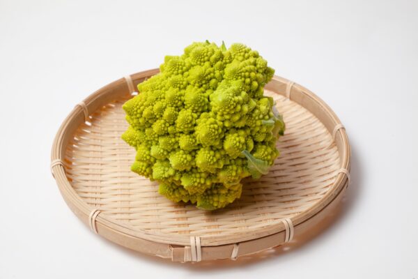 岡山県産ロマネスコ 1株（お届けは2-3株 合計1kg-2kg）